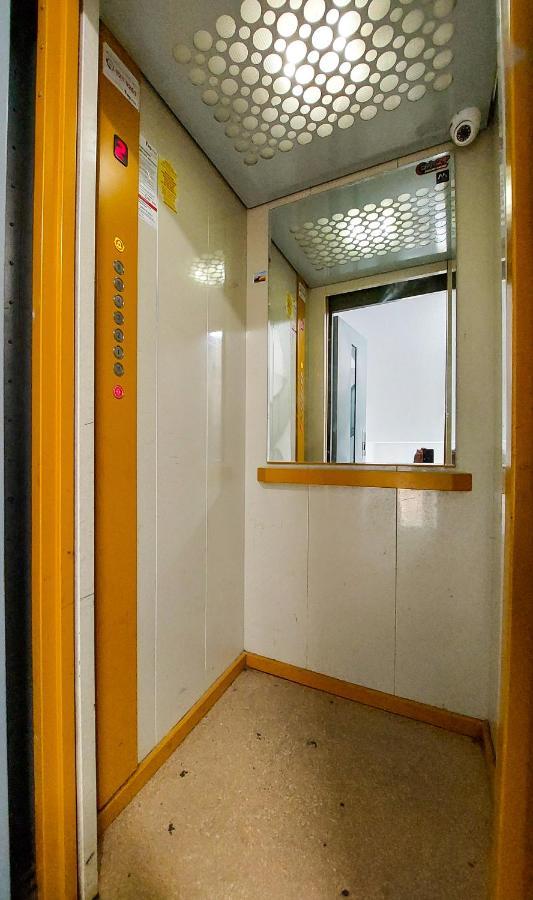 Comfy&Bright 2Bd Family-Friendly Apt Amazing View Bukarest Kültér fotó